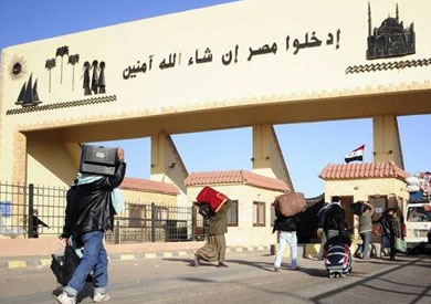 ألفا و152 مصريا عادوا من ليبيا عبر منفذ السلوم